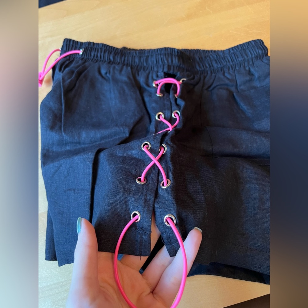 NWT LF Millau linen bungee shorts - Picture 2 of 5